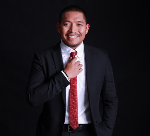DERICK OHMAR ADIL