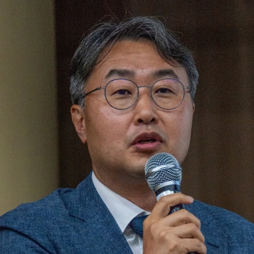 Kang Wook